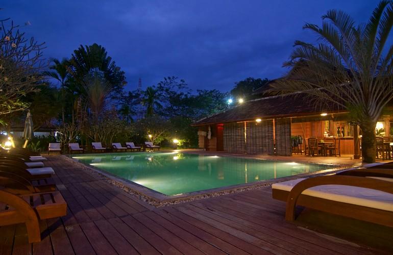 Swimming pool, Terres Rouges Lodge