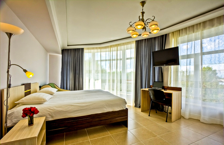 Lux Room