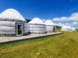 Yurt Camp Karkara Valley