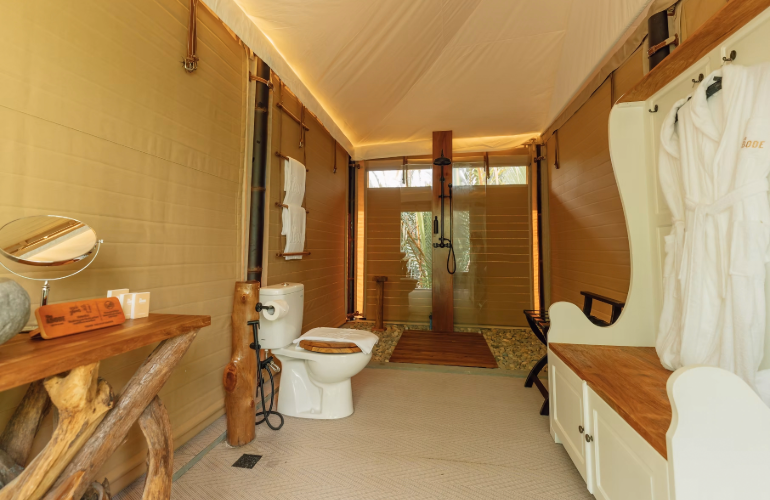Superior Riverfront Bathroom